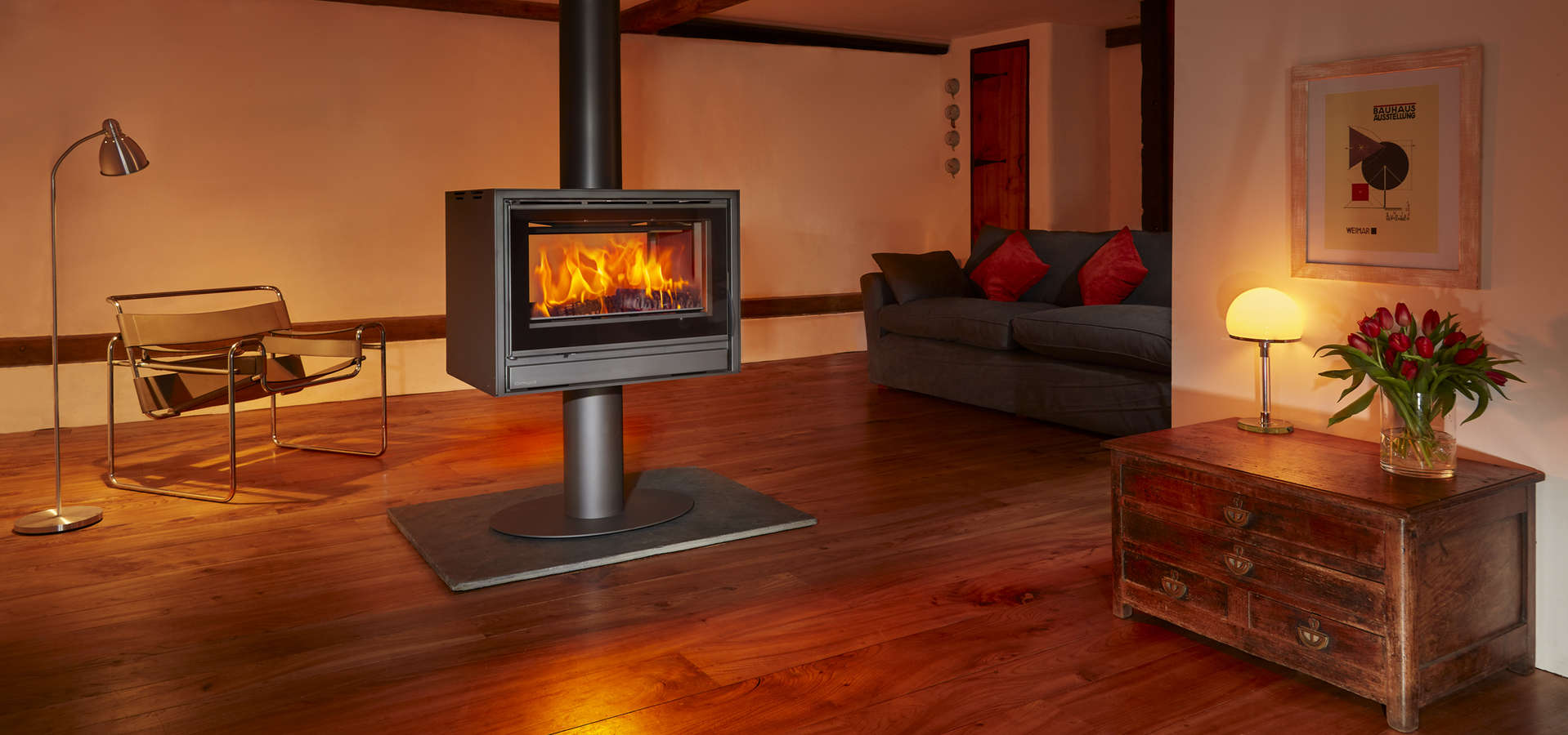 Opus Tempo 80 double sided stove on a pedestal