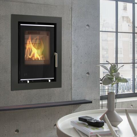 Arada i400 inset stove