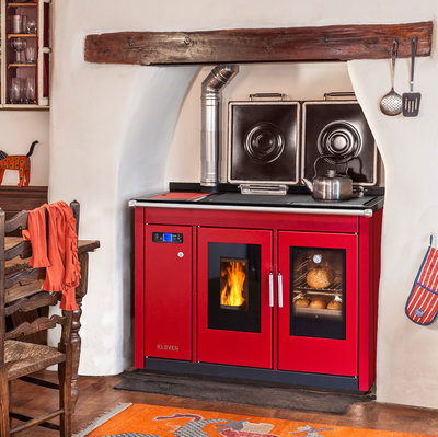 Klover Traditional Smart 120 wood pellet cooker in red